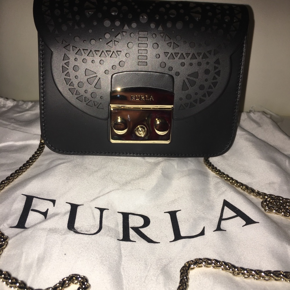 FURLA METROPOLIS 
CROSSBODY ONYX